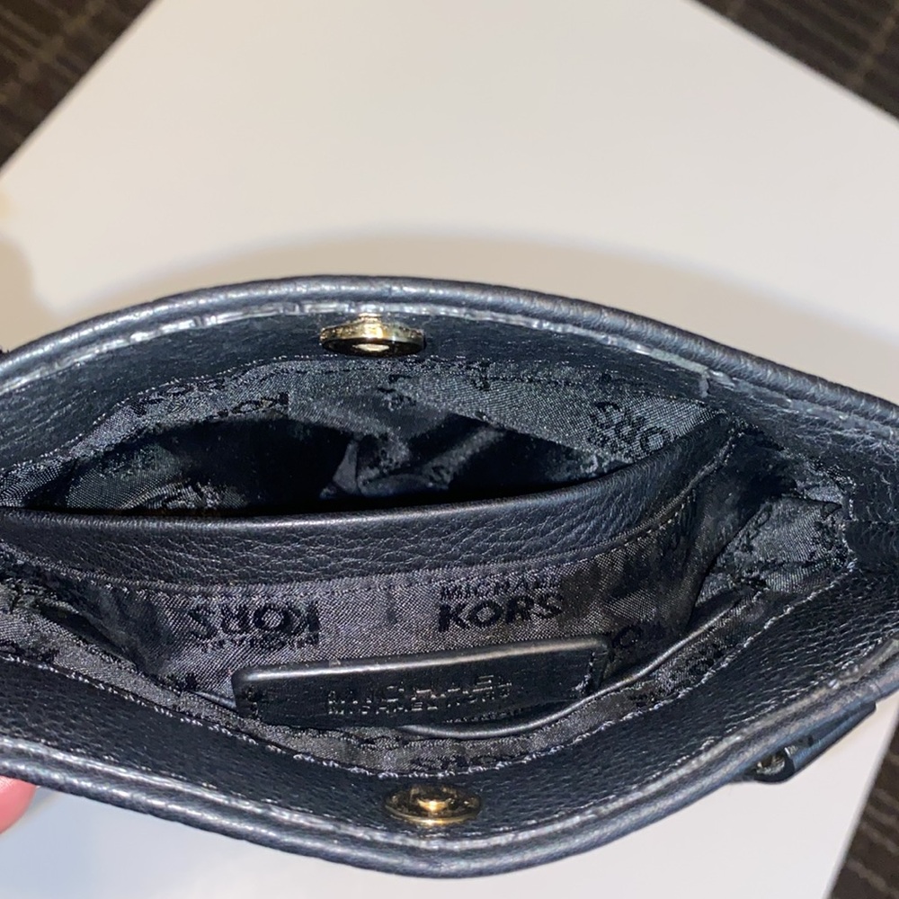 Micheal Kors Fulton Leather Swingpack Crossbody - Picture 6 of 7